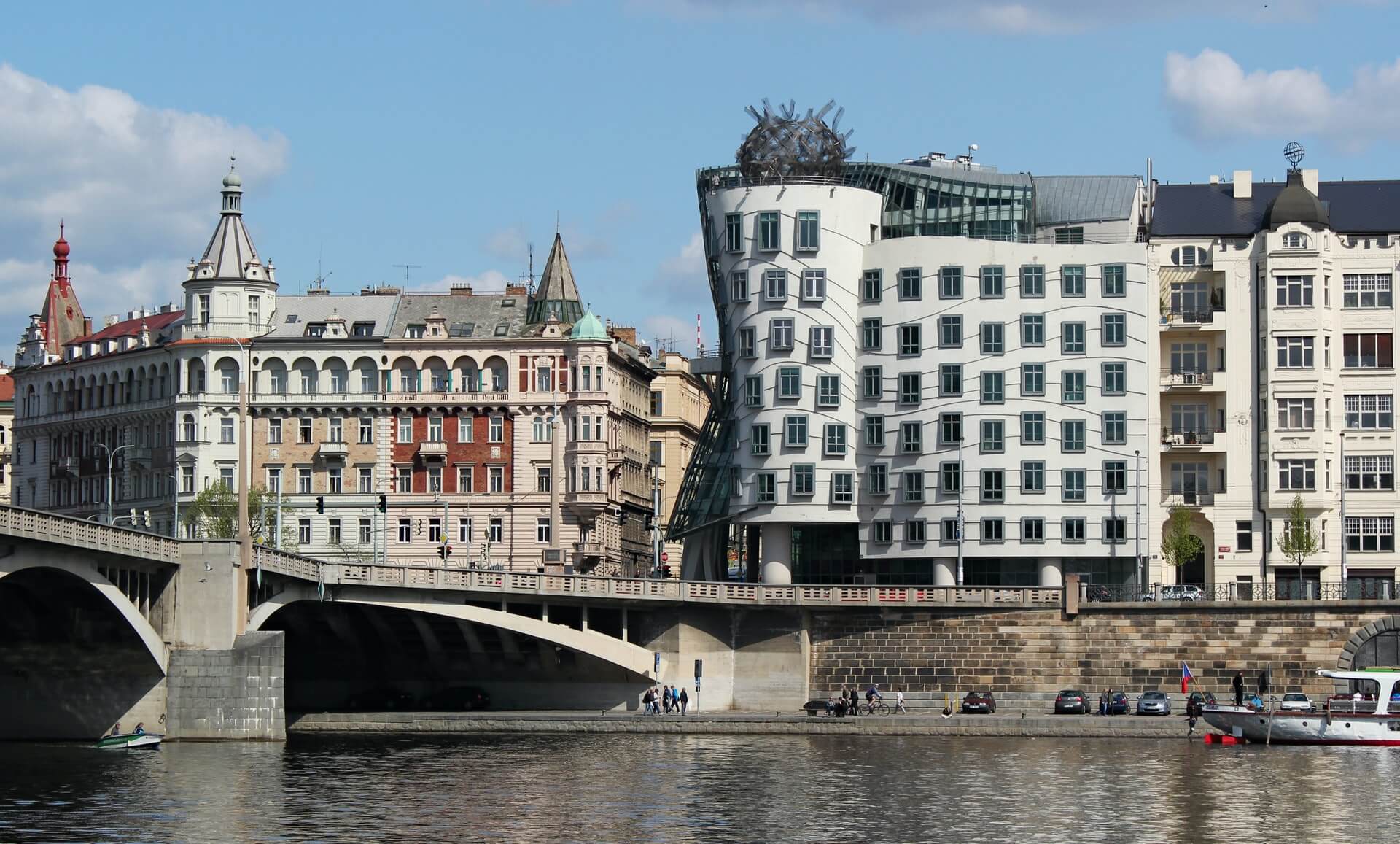 dancing house prague