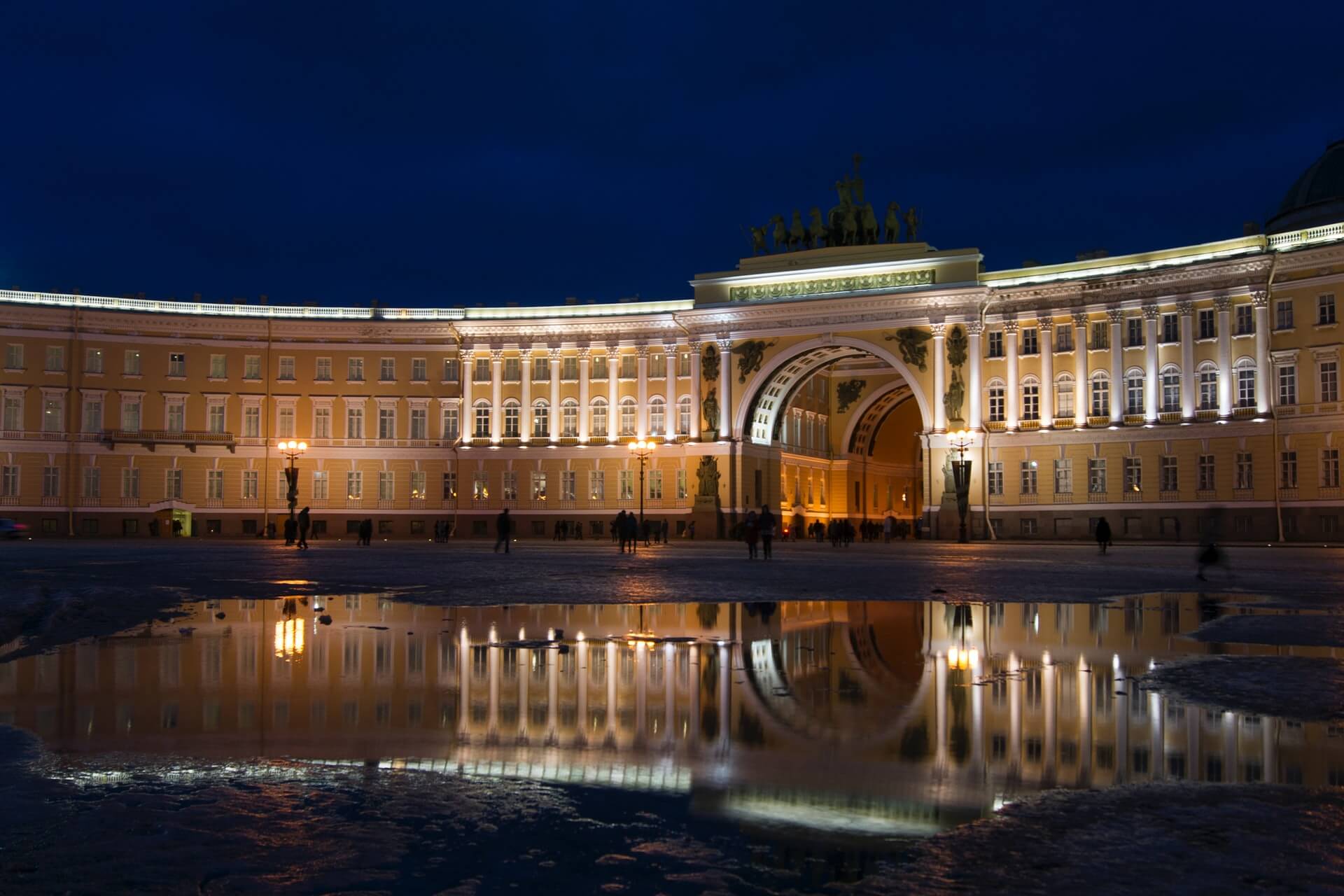 Palace Square saint petersburg