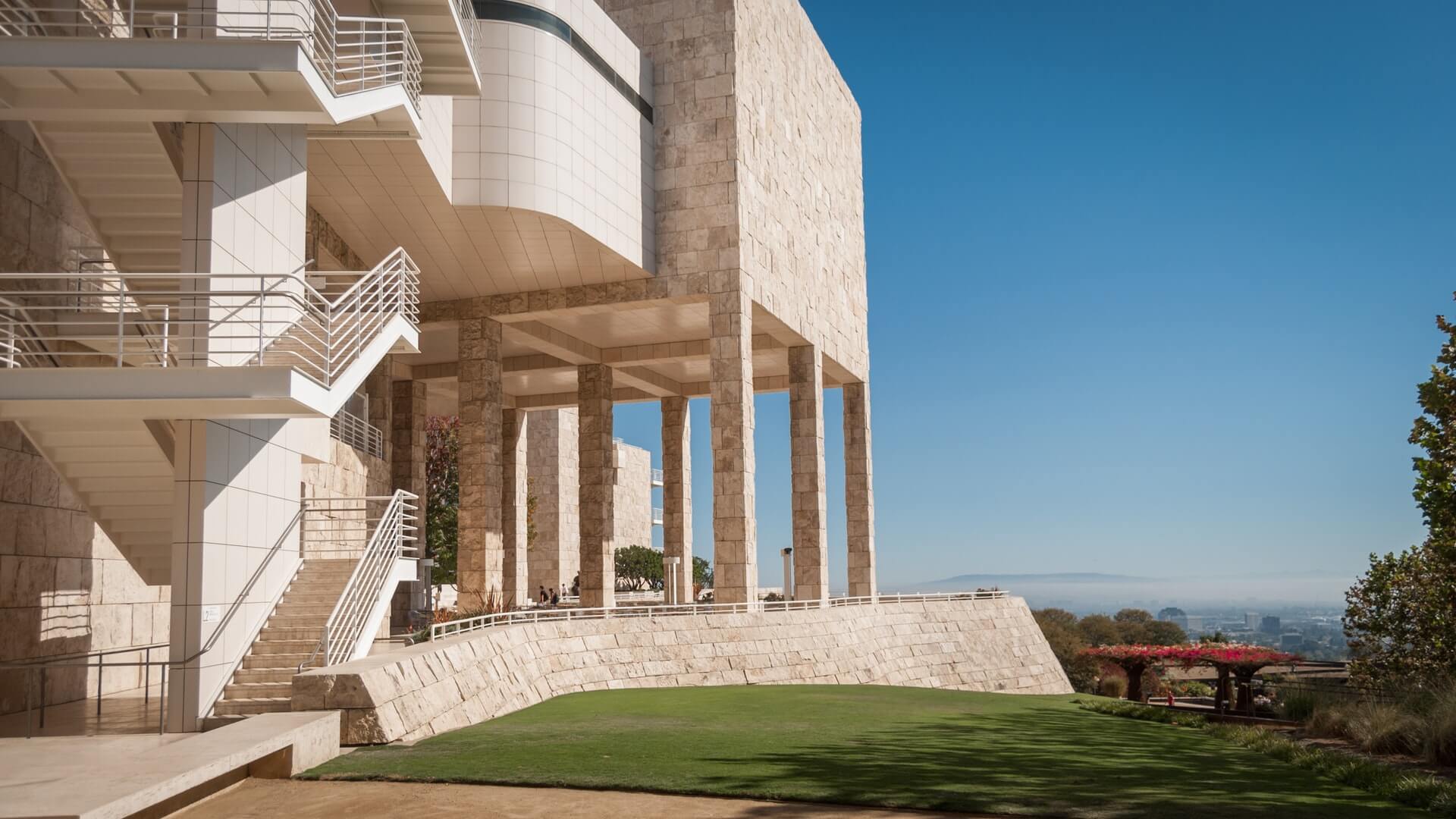 The Complete Guide To Top Things To Do In Los Angeles - A Tourist's Dream Destination 9 Getty Center