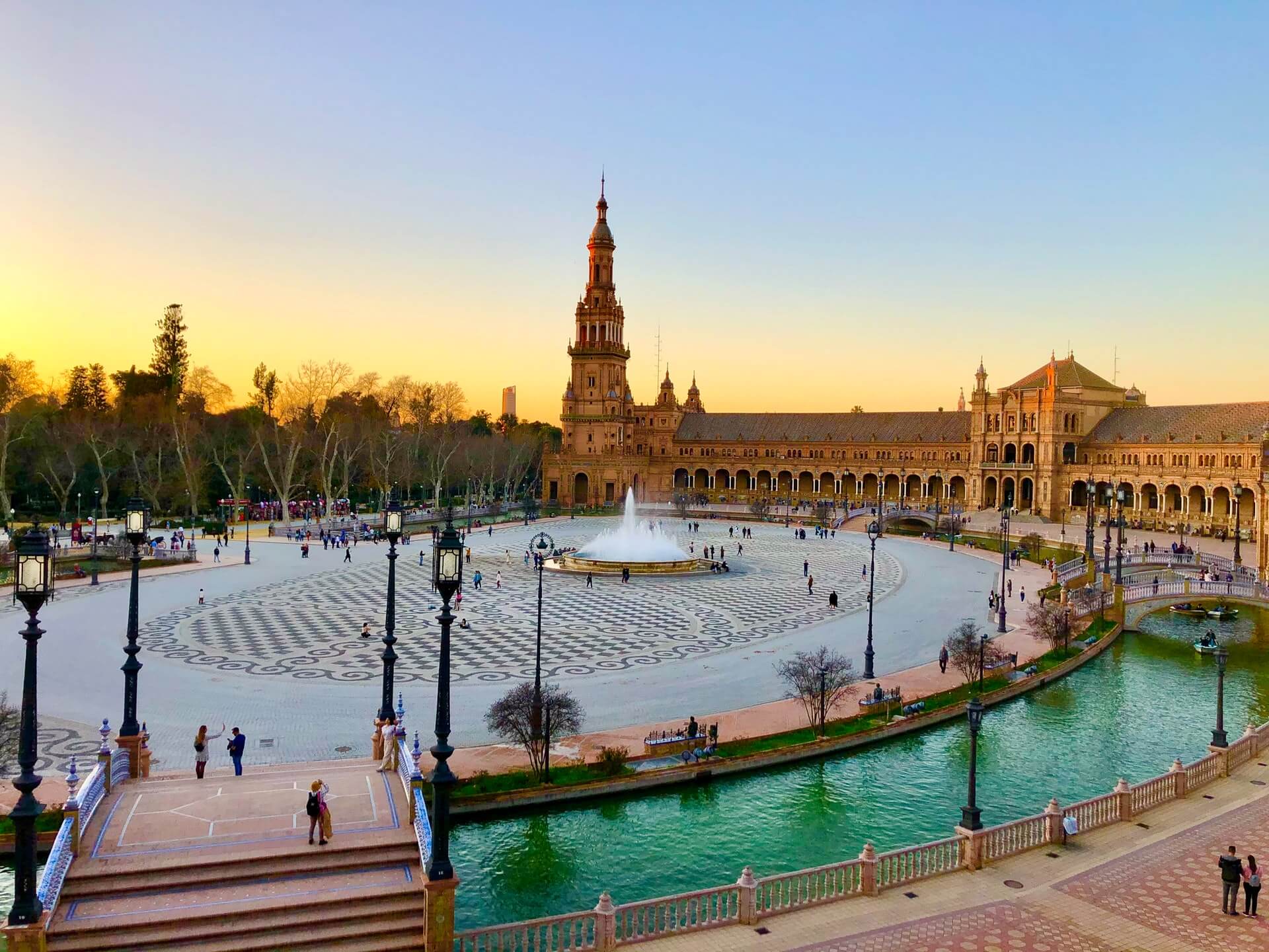 Seville Travel Guide: How to Make the Most of Your Trip 10 Plaza des Espana in Seville
