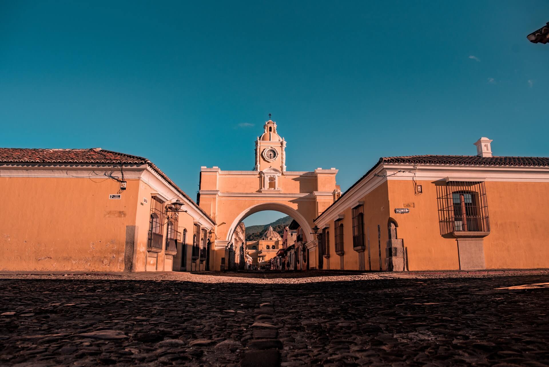 Calle del Arco, 5a Avenida Norte, Antigua Guatemala, Guatemala