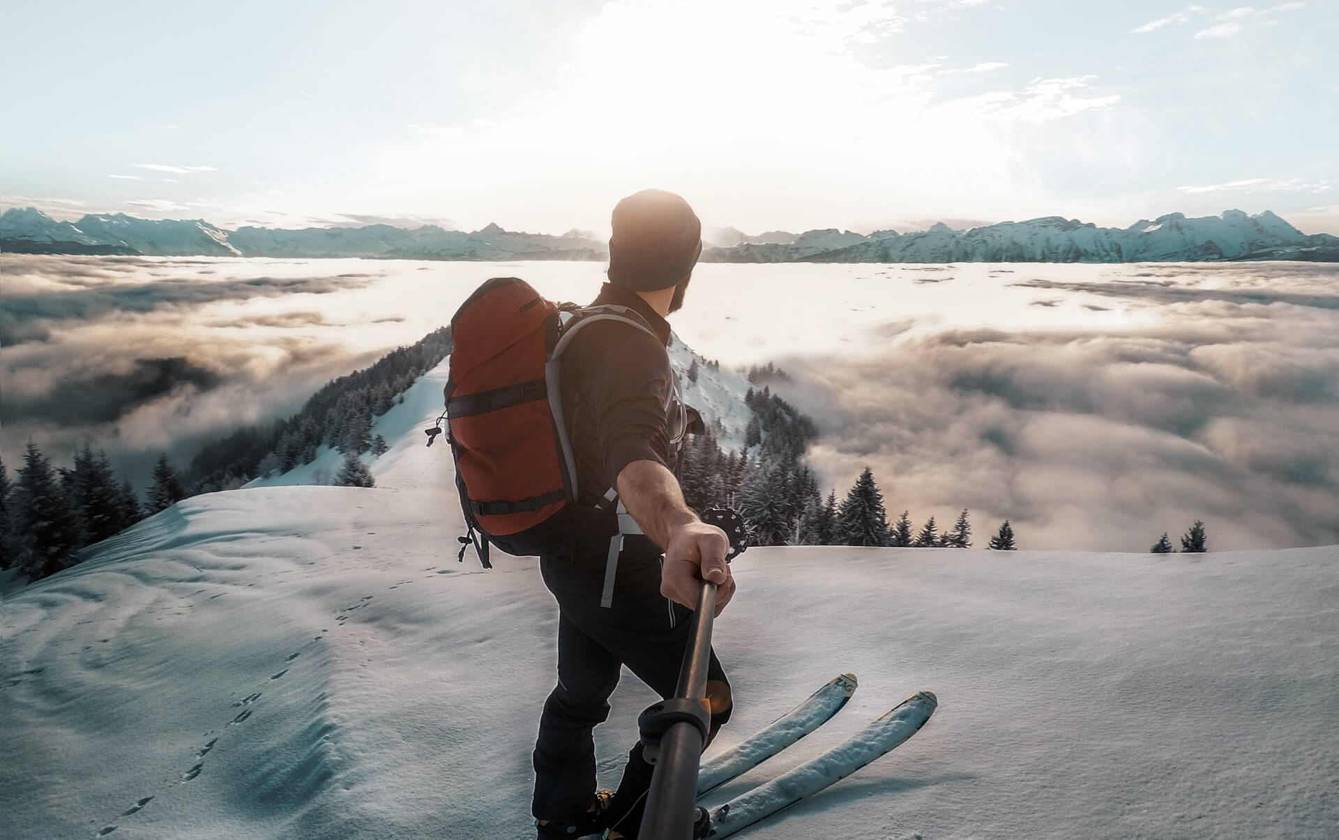 The Ultimate Guide : How To Travel Alone And Love It 14 Above the Clouds with selfie