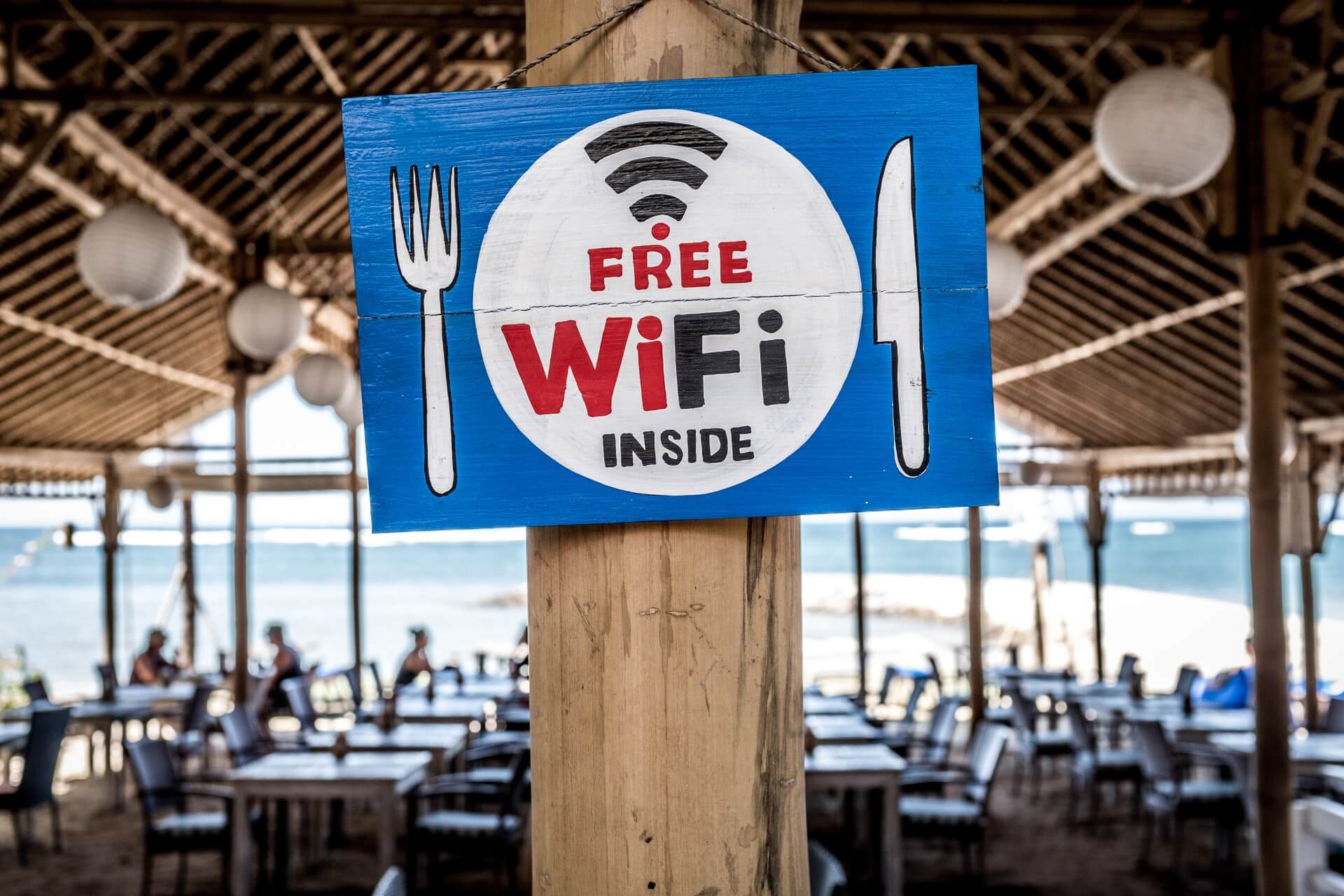 The Ultimate Guide : How To Travel Alone And Love It 13 free wifi zone